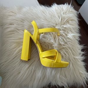 Heel shoes size 8 1/2